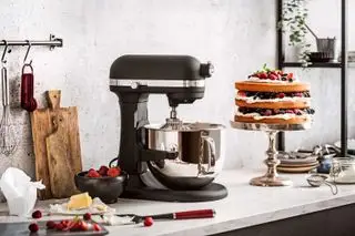 KitchenAid® Pro Line® 7 qt. Bowl-Lift stativmikser i rødt