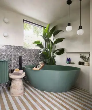 Tendenza bagno con sanitari colorati