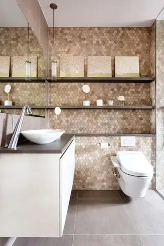 Salle de bain étroite