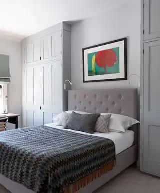 Ideen für kleine Schlafzimmer mit Einbauschränken und Doppelbett