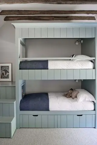 Literas de madera azul celeste con escalera y cajones extraíbles debajo de la litera inferior