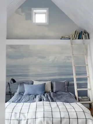 Dormitorio pequeño con papel pintado Horizon de Boråstapeter