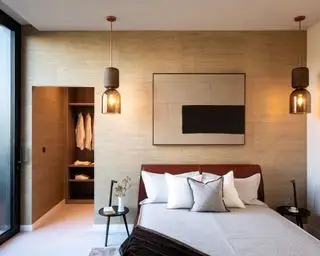 Décoration moderne du milieu du siècle avec papier peint en toile de jute pour chambre à coucher