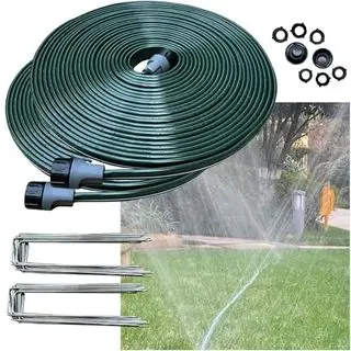 Watoo 2024 Tubo per irrigazione piatto per irrigazione del prato Tubo da giardino con fori, 50 piedi 2 confezioni Tubo per acqua resistente e leggero senza pieghe con picchetti, Tubo per irrigazione, Grande divertimento per bambini e cani