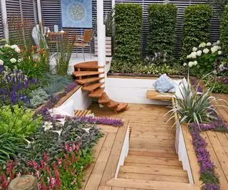jardim de dois andares com área rebaixada