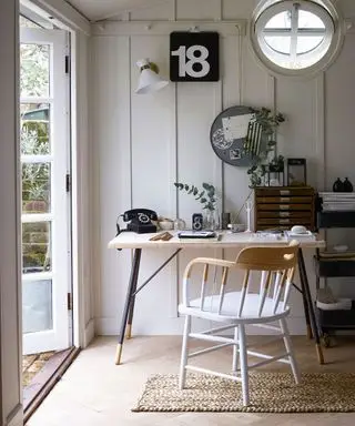 Home-Office-Ideen für Gartenzimmer von Dan Duchars