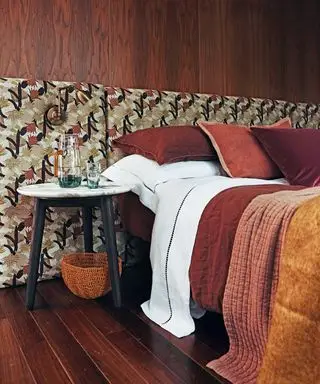 Idées de tête de lit avec revêtement mural entier