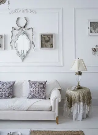 Salón blanco estilo francés