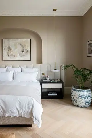 Suelo de parquet en un dormitorio