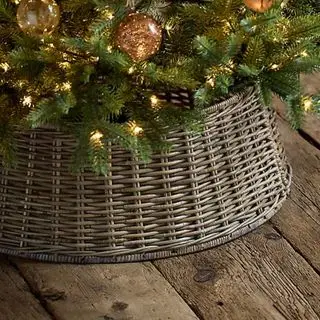 collar de árbol de Navidad de ratán gris
