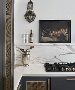 bancada de cozinha estilo mármore branco