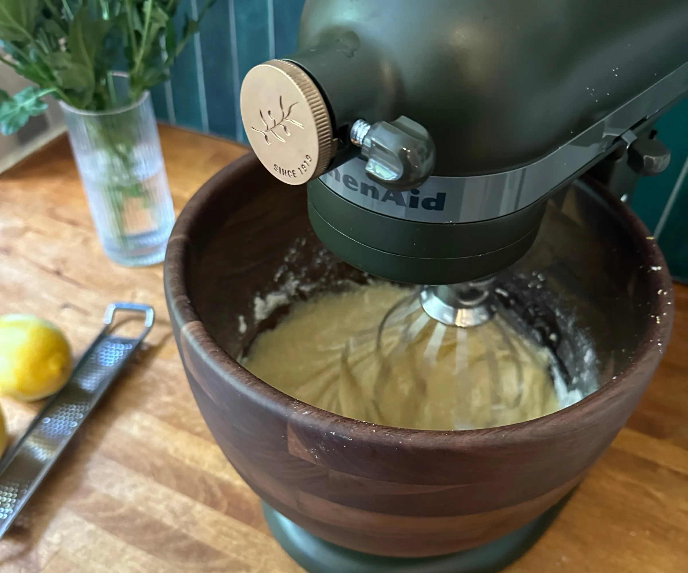 KitchenAID 2024 Seria projektowa Evergreen Mixer Cake' loading='lazy' title=