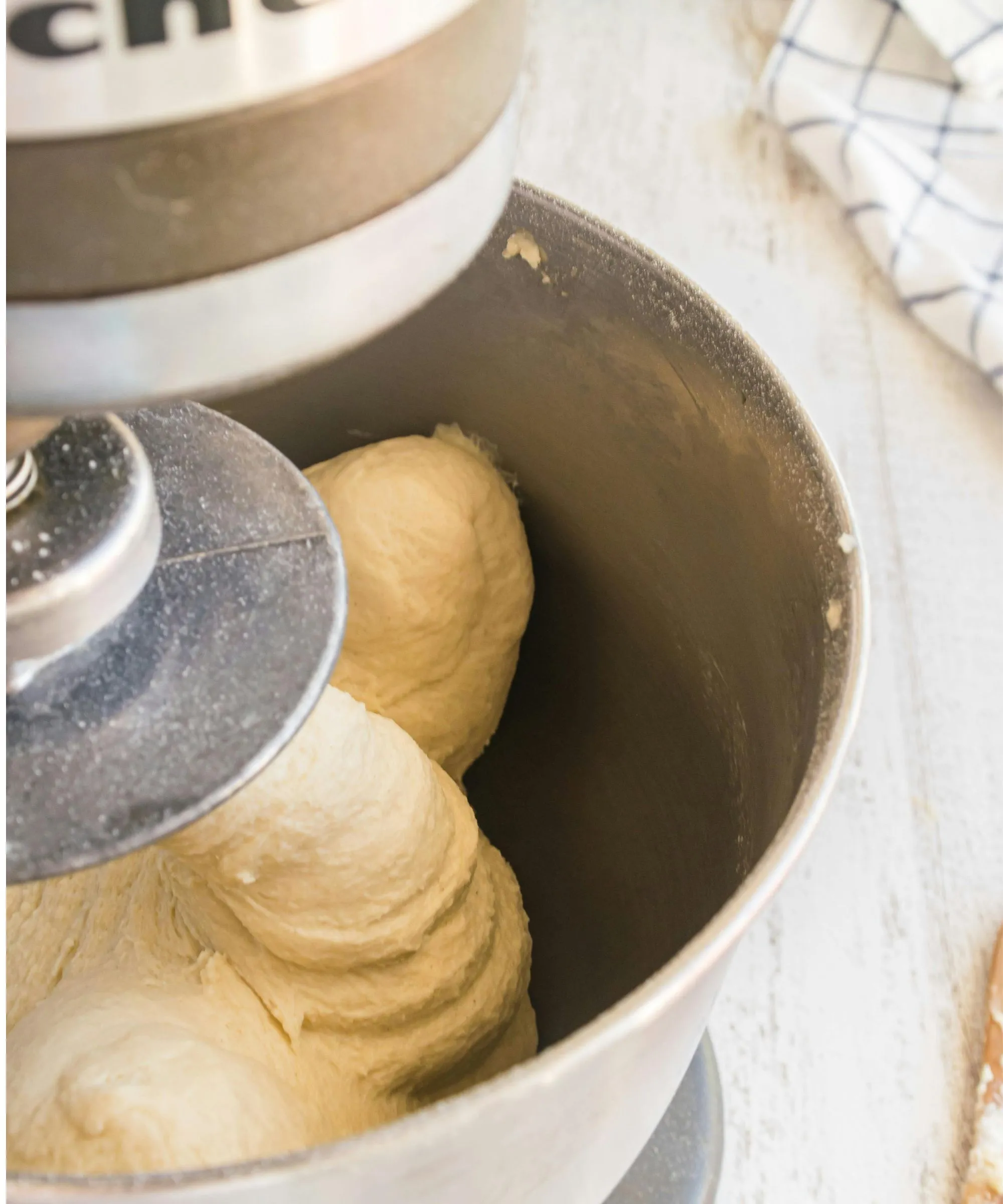 Ciasto mieszane w kitchenaid mikser' loading='lazy' title=