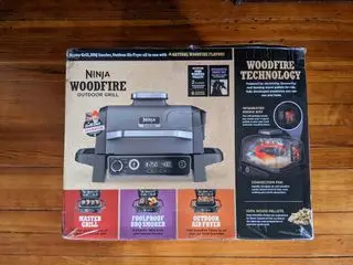 Gebackene Zimtschnecken in einem Ninja Woodfire Outdoor Grill