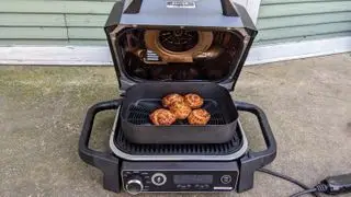 Ninja Woodfire Outdoor Grill-Tasten