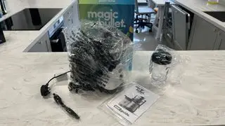 Testování zelené šťávy v odšťavňovači Magic Bullet Mini Juicer