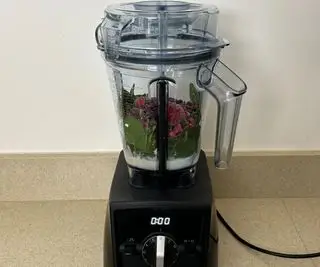שייק עשוי בבלנדר Vitamix Ascent Series A2300