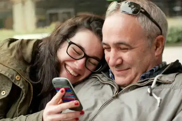dad teen daughter bonding