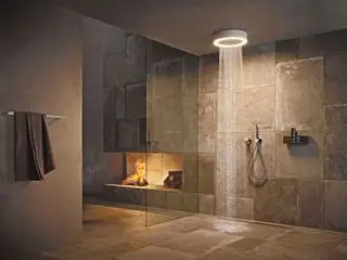 Plánování osvětlení koupelny s dešťovou sprchou