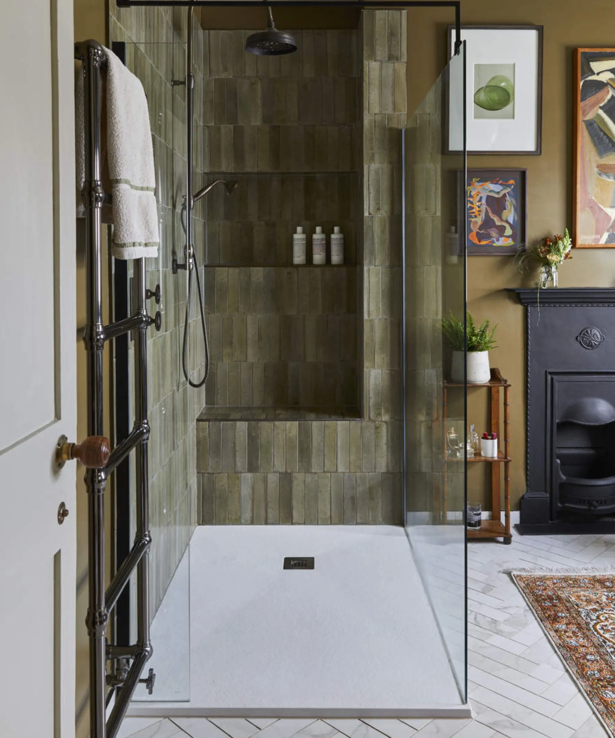 Grünes Badezimmer' loading='lazy' title=