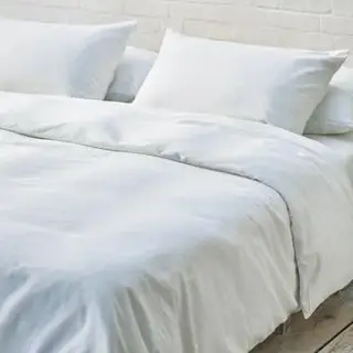 Lençóis brancos para dormir