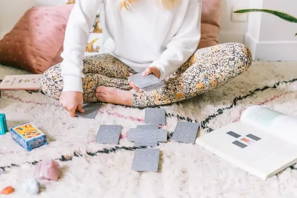 セルティックのクロスタロスプレッド：この有名なレイアウトを読む方法