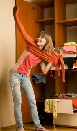 少ない服装で生活を改善する 7 つの方法