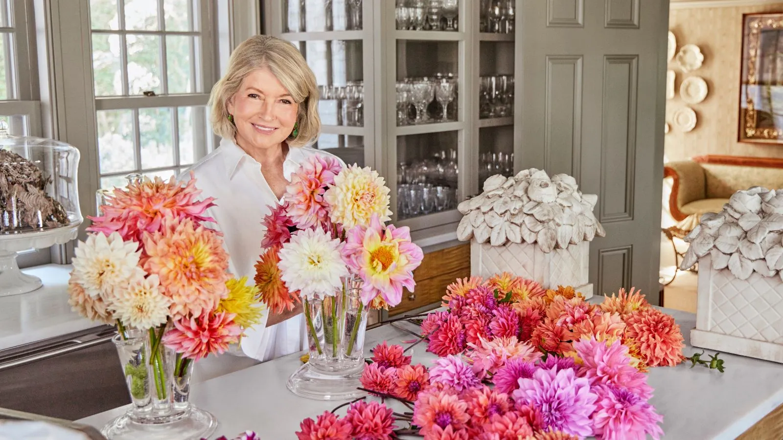 O Marble Mantel de Meg Ryan mostra o truque de estilo sazonal que faz com que qualquer espaço estranho pareça elegante sem esforço durante todo o ano