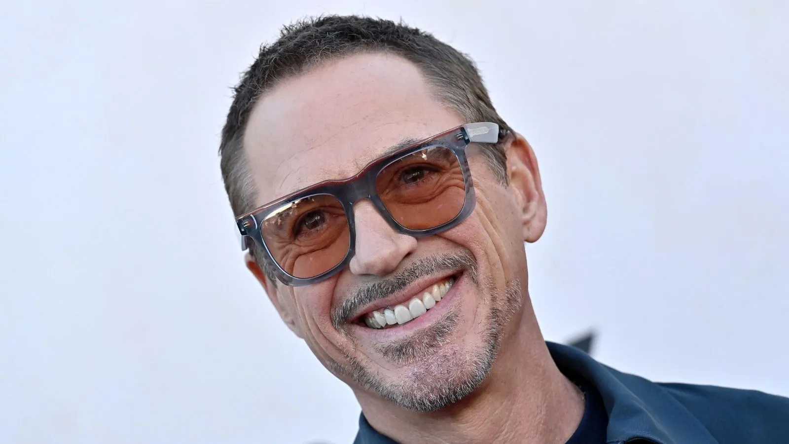 Robert Downey Jr. auf weißem Hintergrund' loading='lazy' title=