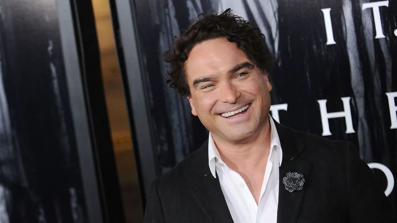 Johnny Galecki' loading='lazy' title=