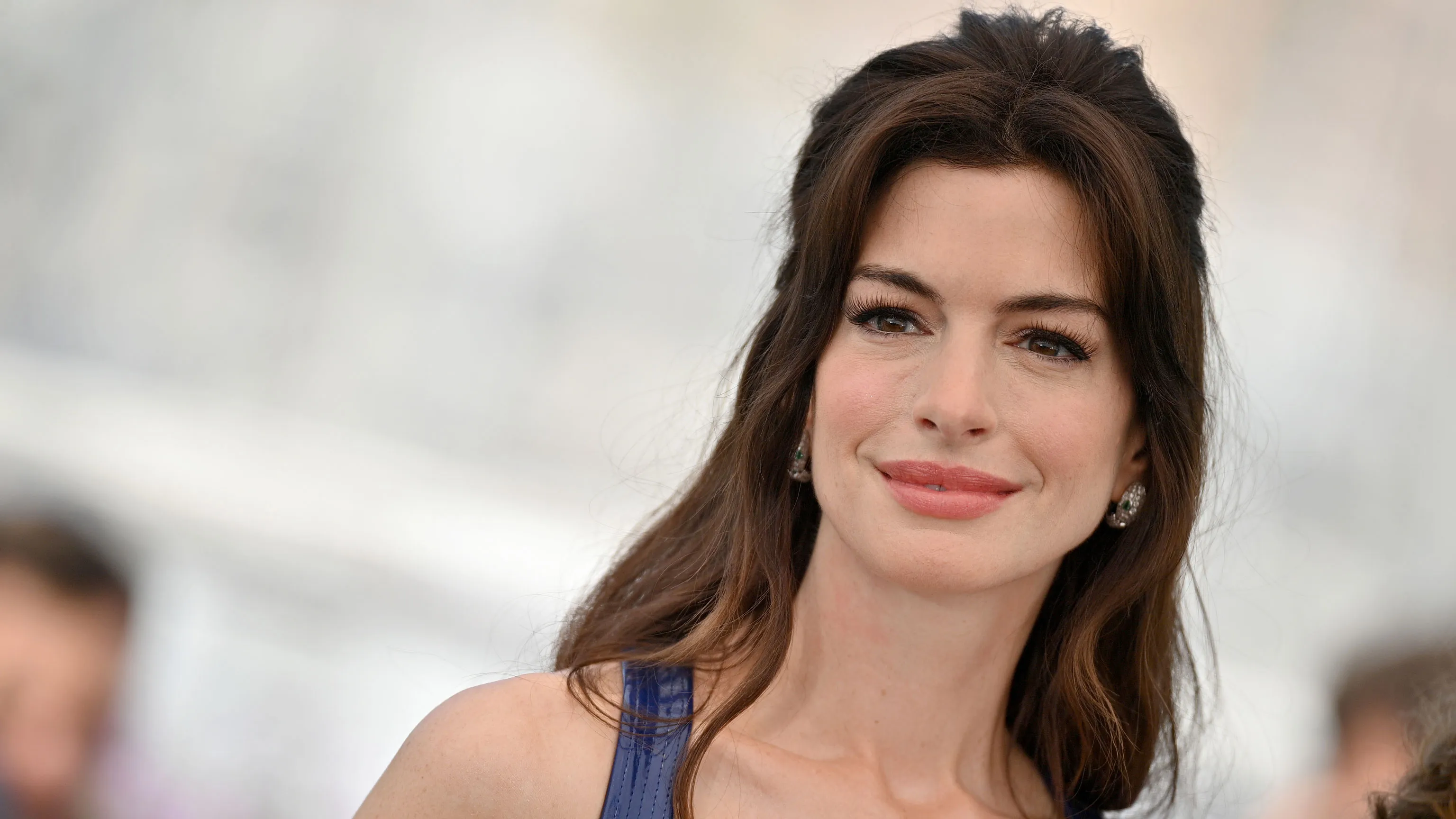 Anne Hathaway' loading='lazy' title=