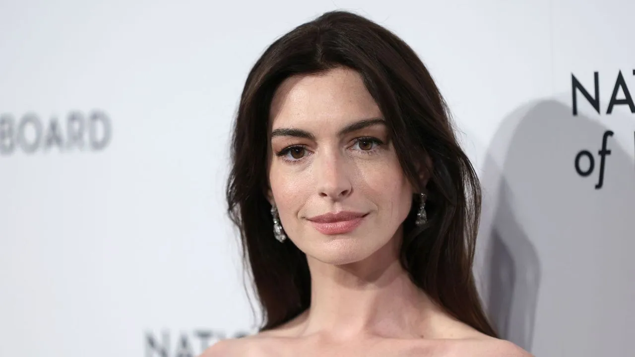 Annę Hathaway' loading='lazy' title=