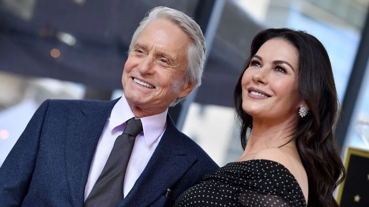Catherine zeta jones a michael douglas' loading='lazy' title=