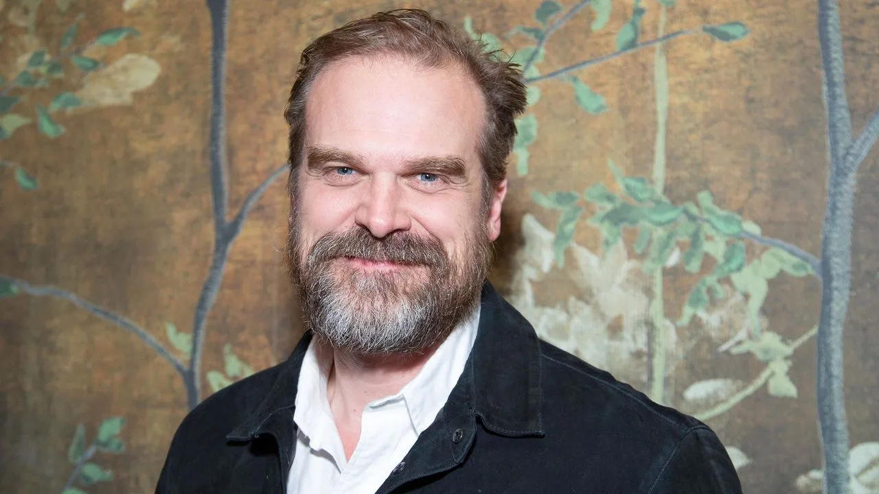 David Harbour sa zúčastňuje na premiére festivalu „Downtown Owl“ Tribeca After Party, ktorú organizujú Casamigos v hoteli Chelsea 8. júna 2023 v New Yorku.' loading='lazy' title=