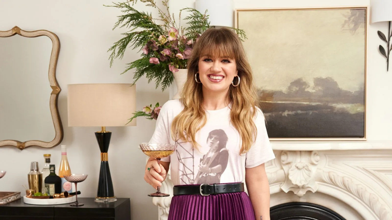 Kelly Clarkson en su sala de estar para su colección NYC Wayfair' loading='lazy' title=