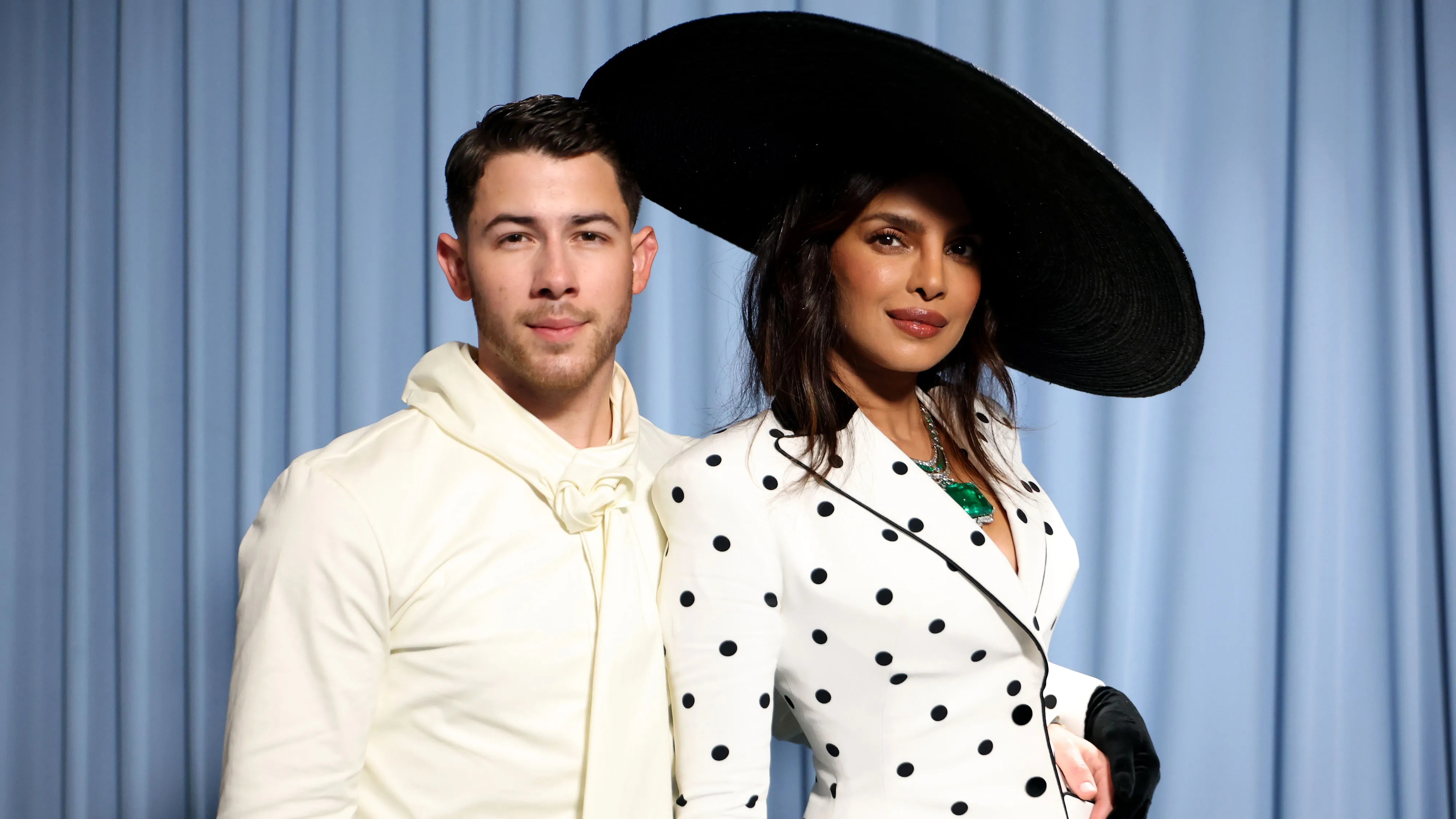 Nick Jonas i Priyanka Chopra Jonas biorą udział w gali Met 2025 świętującej Superfine: Tailoring Black Style w Metropolitan Museum of Art 5 maja 2025 r. w Nowym Jorku.' loading='lazy' title=
