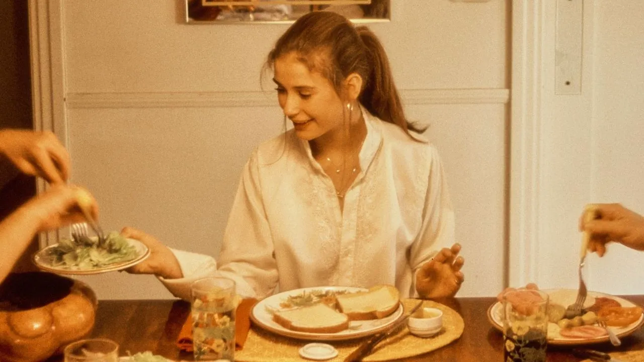 デミ・ムーア、ロサンゼルスのフェアファックスに住む15歳' loading='lazy' title=