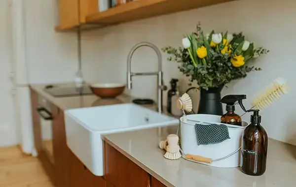 13 vårryddingstips for enklere rengjøring