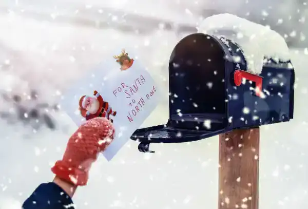 child mailing letter to santa