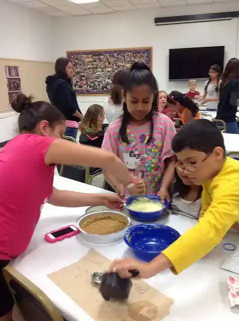 children baking holiday treats