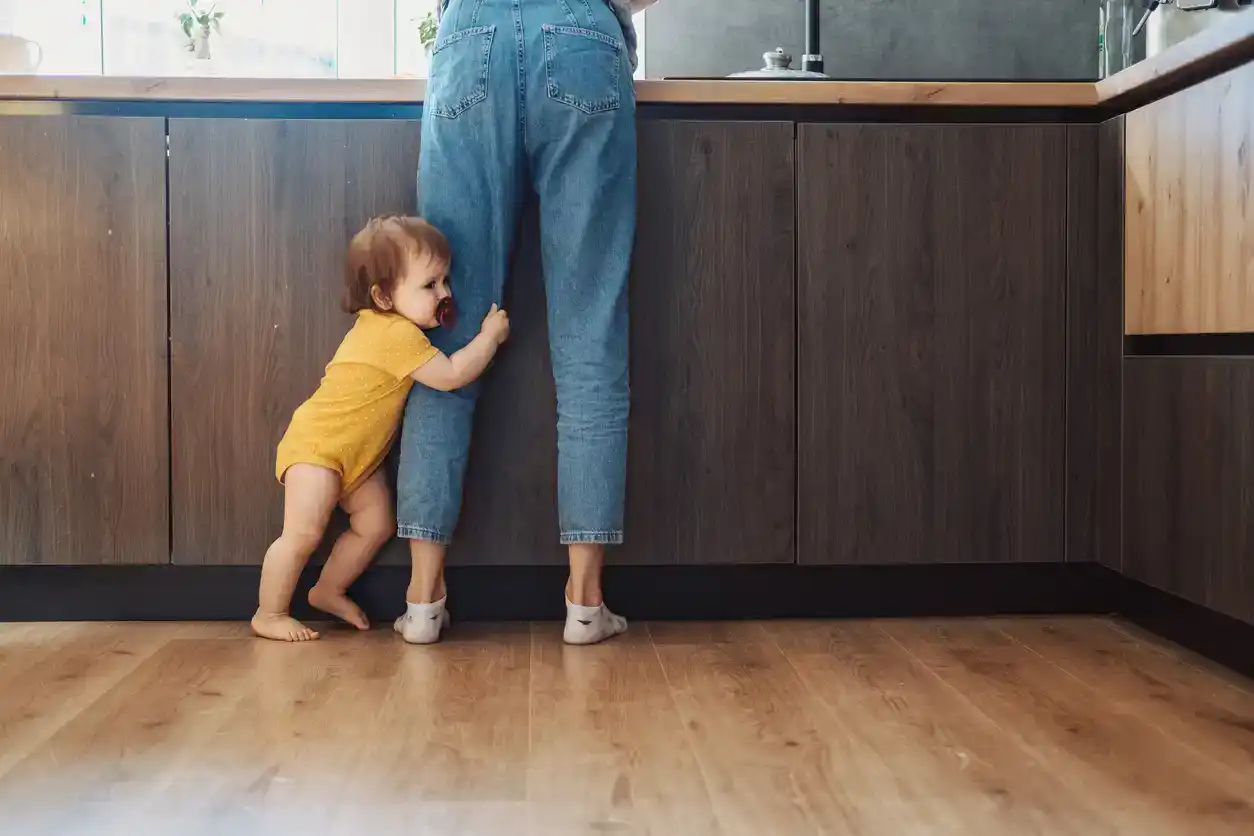 Sovraccarico sensoriale: perché potresti sentirti sopraffatta come nuova mamma