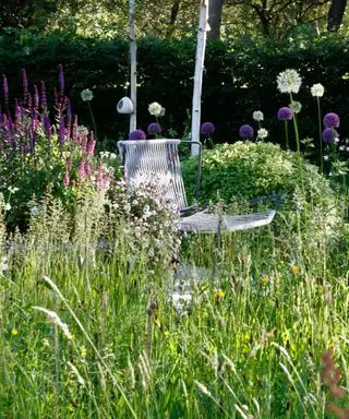 Idea de jardín de vida silvestre de un prado moderno por Greencube Garden Design