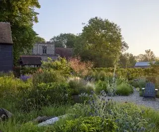 Bepflanzung und Garten entworfen von Stefano Marinaz