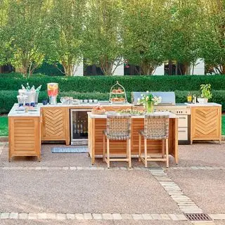 チーク材の屋外キッチン