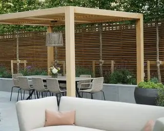 pergola nápad pro vytvoření jídelního koutu v moderním zahradním designu od Farlam & Chandler
