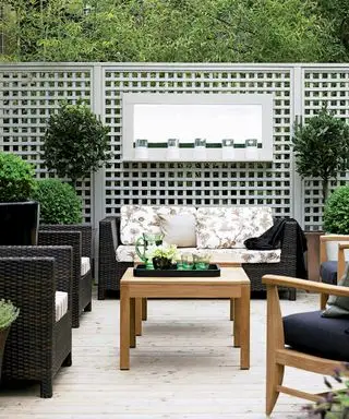 Idéer til espalier med malet grønt espalierpanel