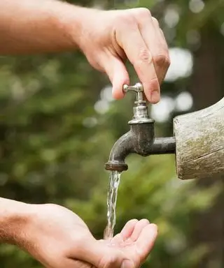 Como consertar a baixa pressão da água em uma torneira externa – um solucionador de problemas especializado