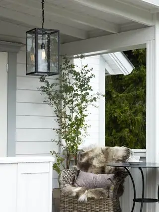 Ideas para el porche de la cabaña Davey Lighting Colgante cuadrado Latón desgastado