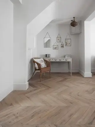 Podłoga Manoir z dębu jodełkowego