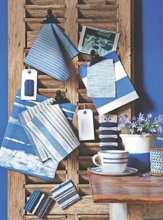 moodbard azul con tela y pintura